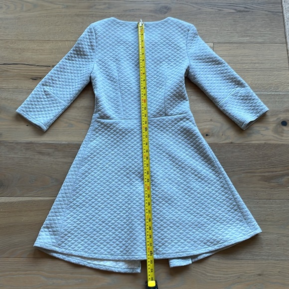 Nife Quilt Pattern Dress - Picture 2 of 5